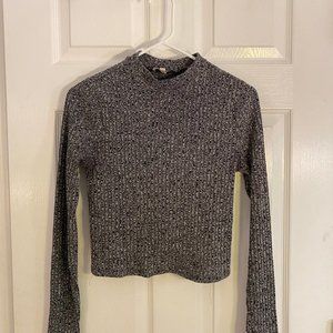 Cropped Turtleneck Sweater Top